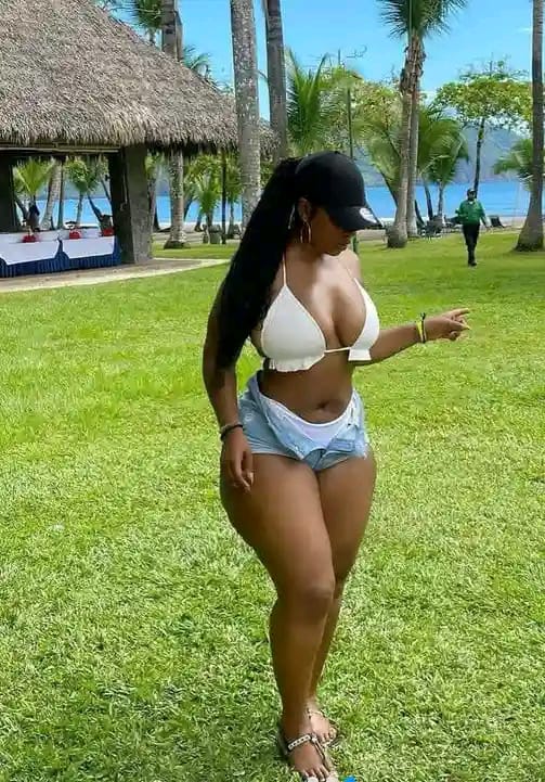 Betty sexy curvy girl